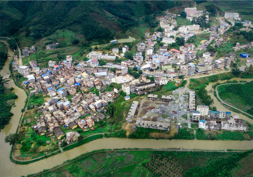 广西西林：生态宜居乡村美 产业兴旺村民富