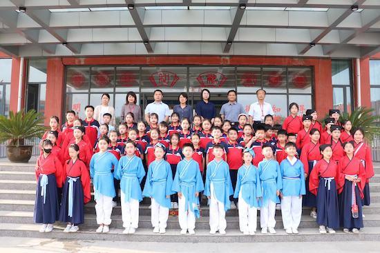 临沂市沂南经济开发区实验学校与新湘兄弟学校开展云端文化交流会 临沂市沂南经济开发区实验学校与新湘兄弟学校开展云端文化交流会