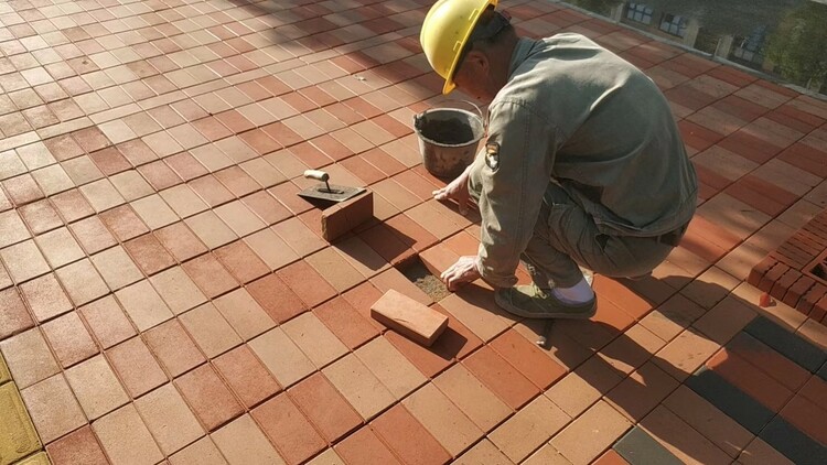 高颜值会“变脸”,光谷这条人行道你走过吗?