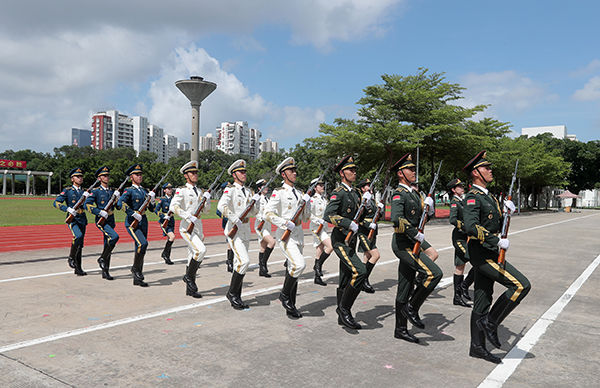 香江之畔,谱写“红军连”青春赞歌——驻香港部队某旅装步一连坚定举旗铸魂忠实履行使命记事