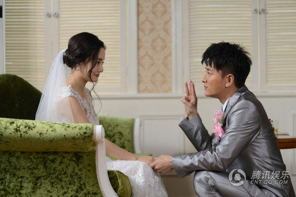 后来二人在电视剧《产科男医生》中,贾乃亮再次向李小璐求婚.