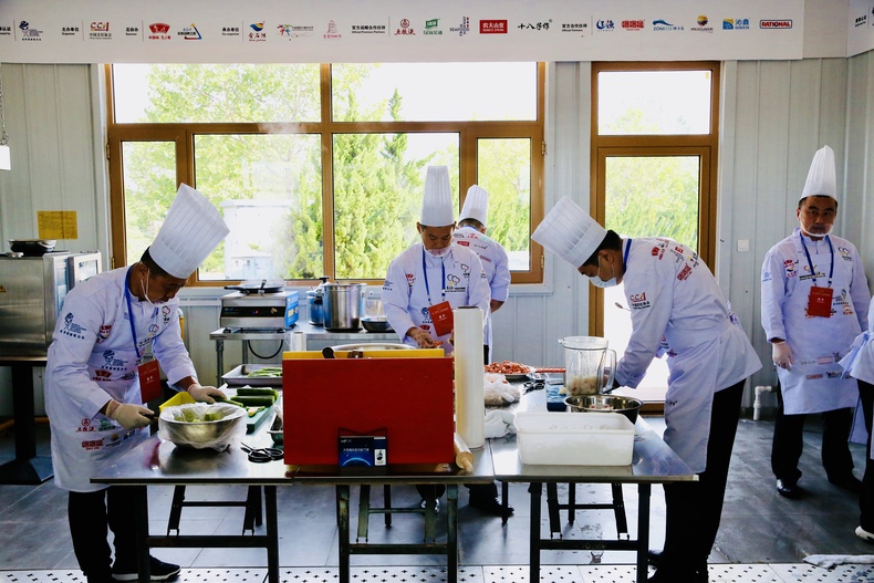 中餐烹饪世界锦标赛开幕  全球200位精英大连比拼厨艺