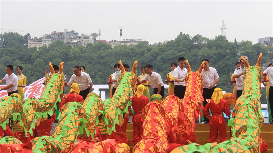 The 22nd China Ankang Han River Dragon Boat Festival Kicks off_fororder_6