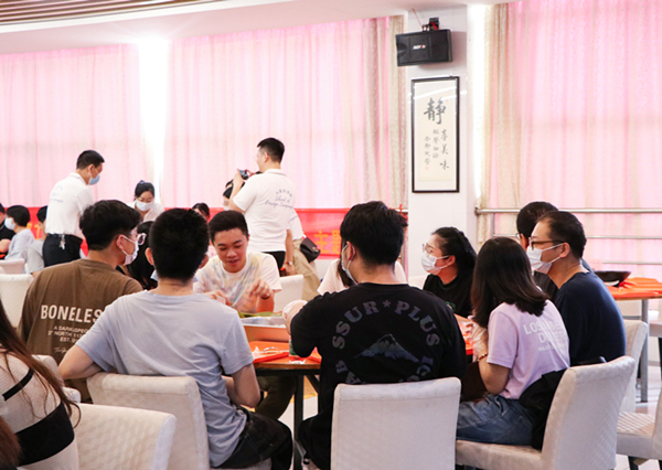 广州城市理工学院辅导员之家举办“浓情端午、相约城理” 包粽子主题活动暨“我与书记话未来”座谈会