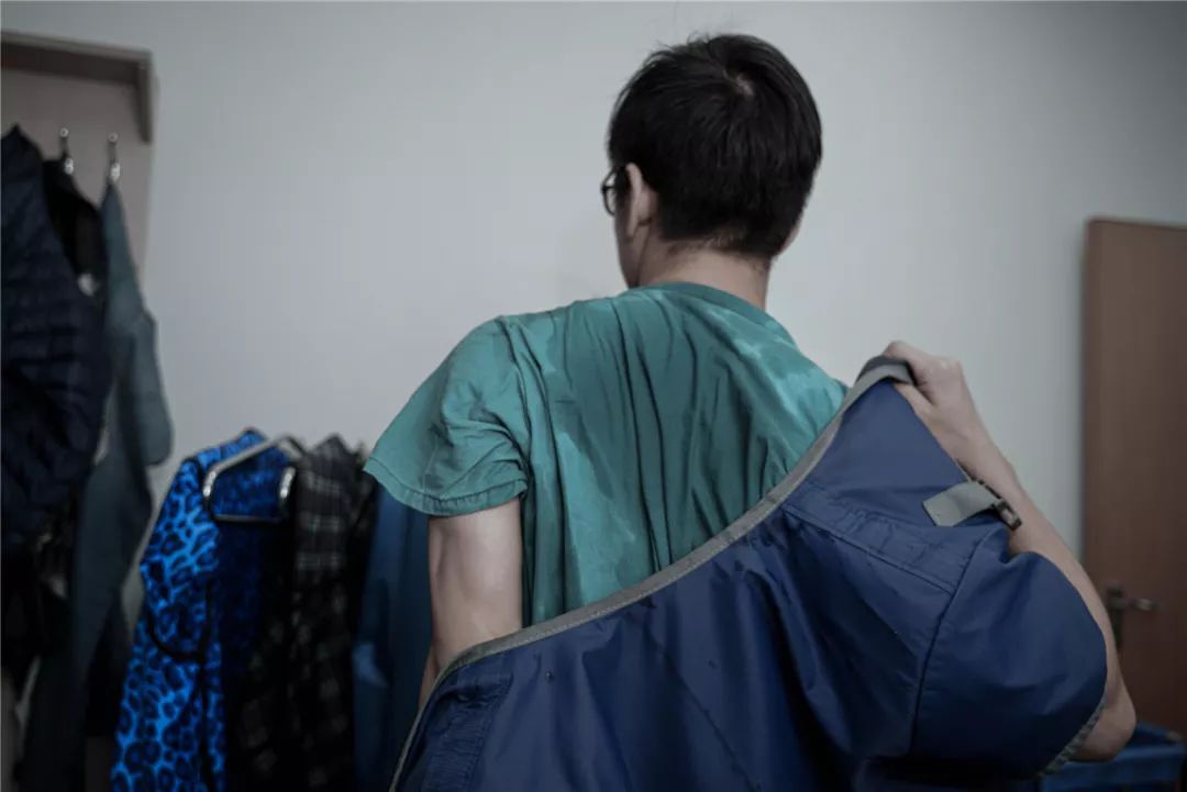 【暖医·1949-2019】“我不是超人”，也有藏在口罩后的千面