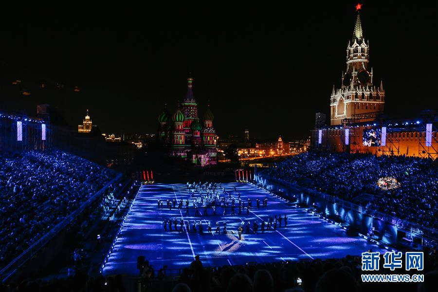 “救世主塔楼”国际军乐节在莫斯科开幕