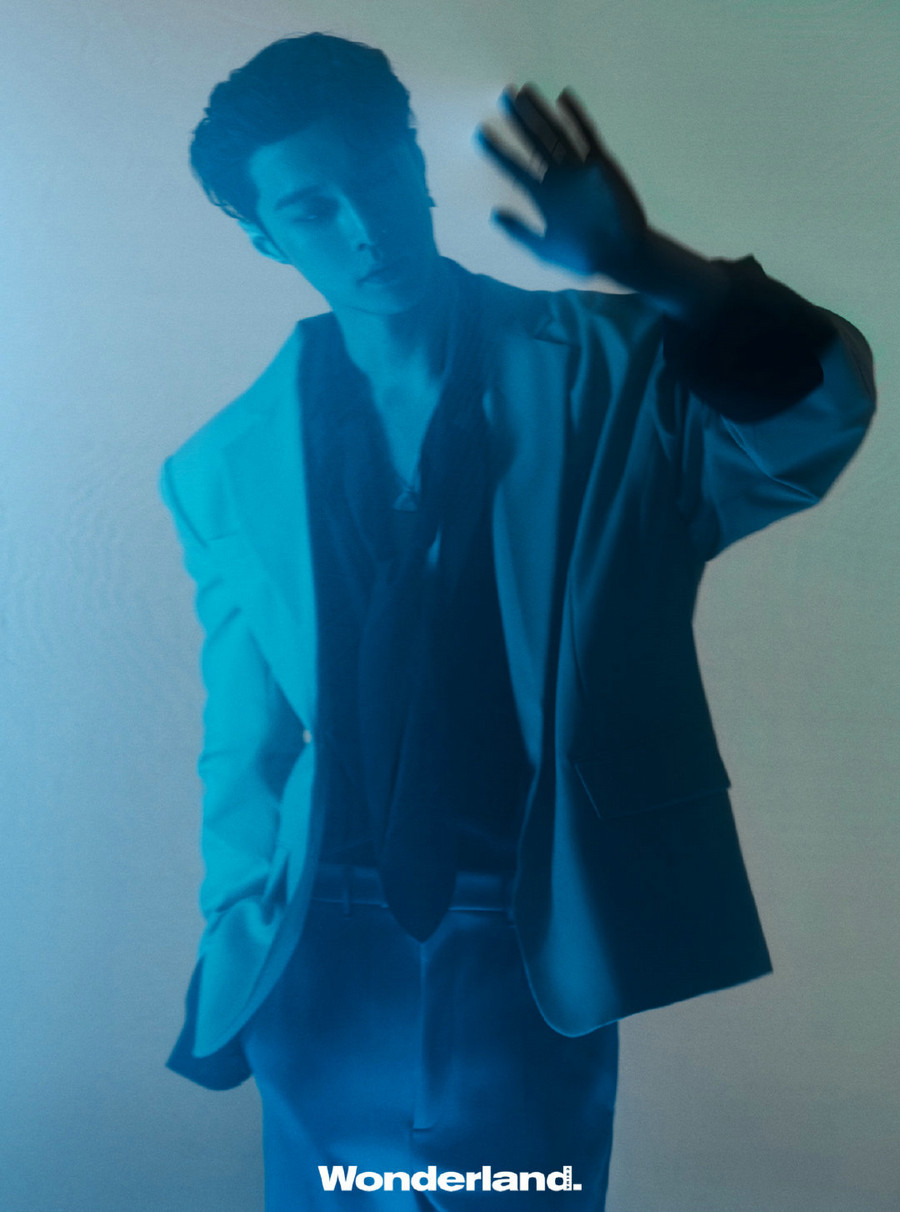 Dua Sisi Lay Zhang_fororder_lay9.JPG