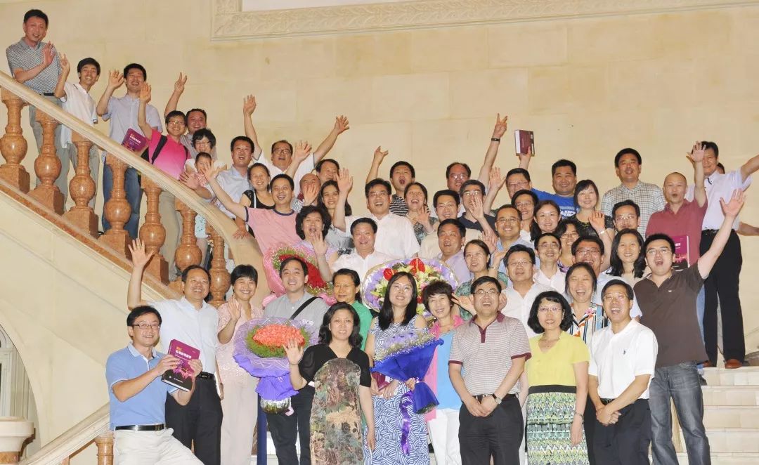 从赤脚医生到心内科专家，他留下近百本纪念册……