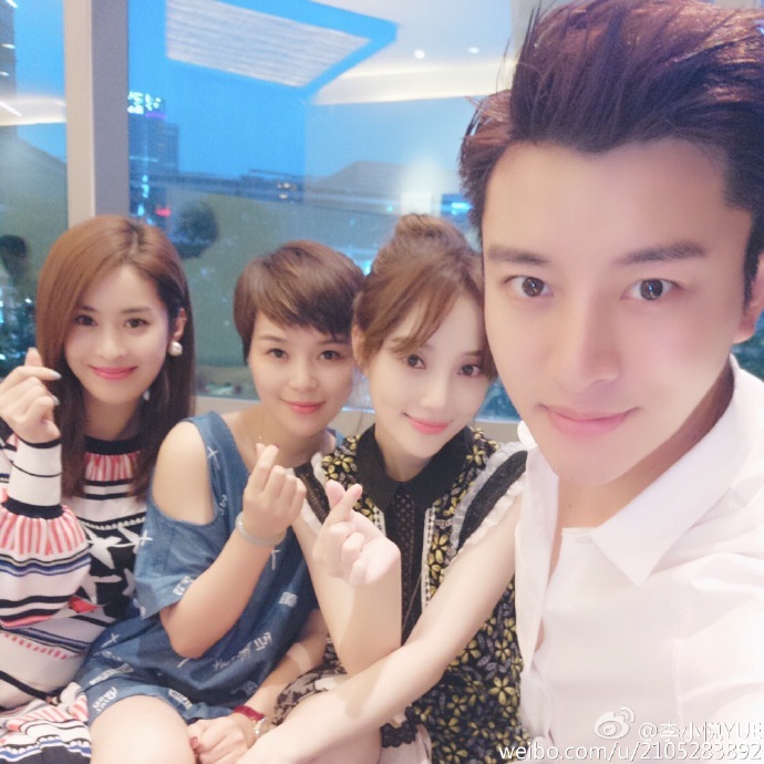 贾乃亮探班李小璐 甜蜜拥吻庆结婚四周年(图)[