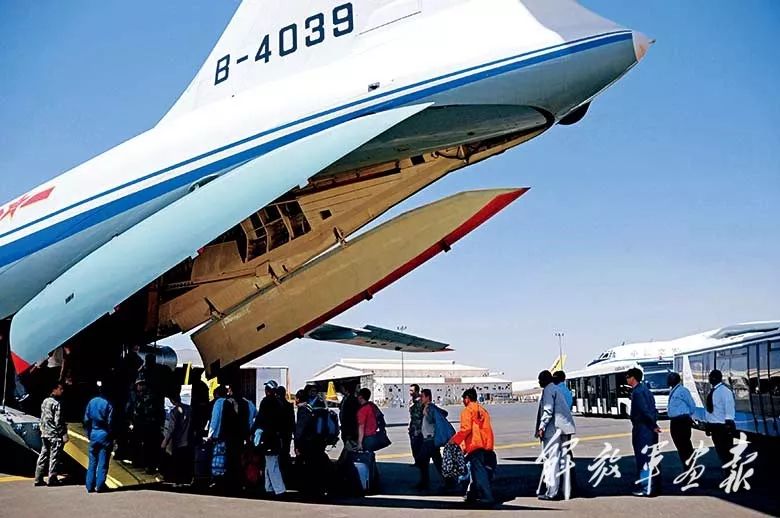 第一时间救我们的人， 就是我们中国人！