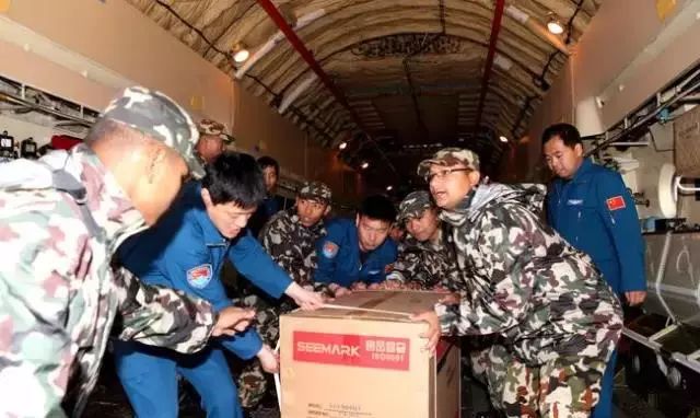 第一时间救我们的人， 就是我们中国人！