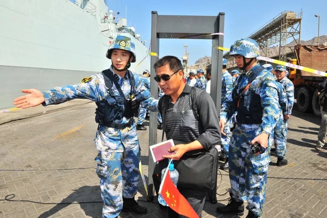 第一时间救我们的人， 就是我们中国人！