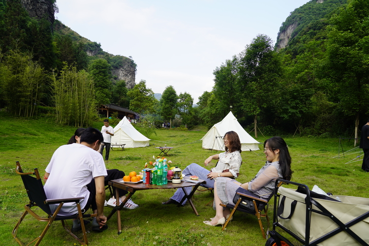 从“花海毕节·露营管家” 看毕节破题旅游产业化“四大行动”