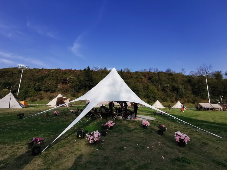 从“花海毕节·露营管家” 看毕节破题旅游产业化“四大行动”