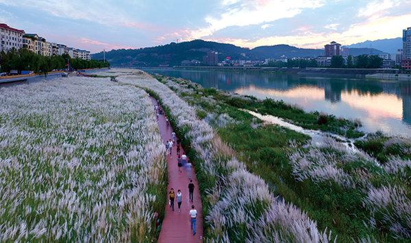 广元：推进海绵城市建设 打造生态宜居之城_fororder_广元嘉陵江边一景