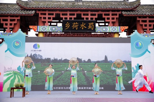 小西瓜 大产业!第八届成都(彭州)西瓜文化旅游节在敖平盛大开幕! 小西瓜 大产业!第八届成都(彭州)西瓜文化旅游节在敖平盛大开幕!
