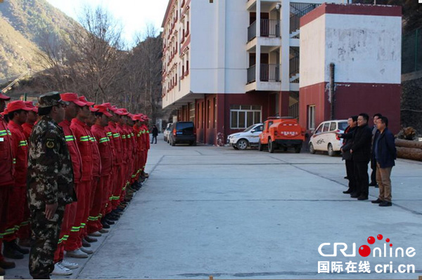 图片默认标题_fororder_雅江县政府县长旦灯率工作组调研督导森林草原防火工作