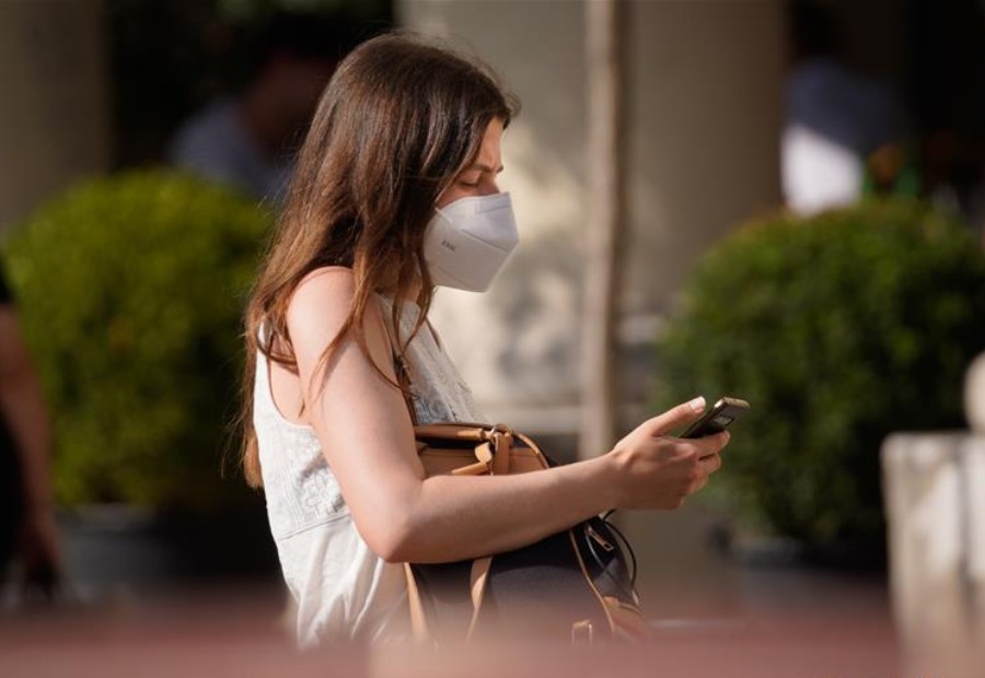 波兰新冠疫情反弹_fororder_059