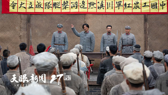 (要闻、客户端贵州带图列表、移动版)聚焦《伟大的转折》·专访主演侯京健再度饰演毛泽东 是精神上的又一次洗礼