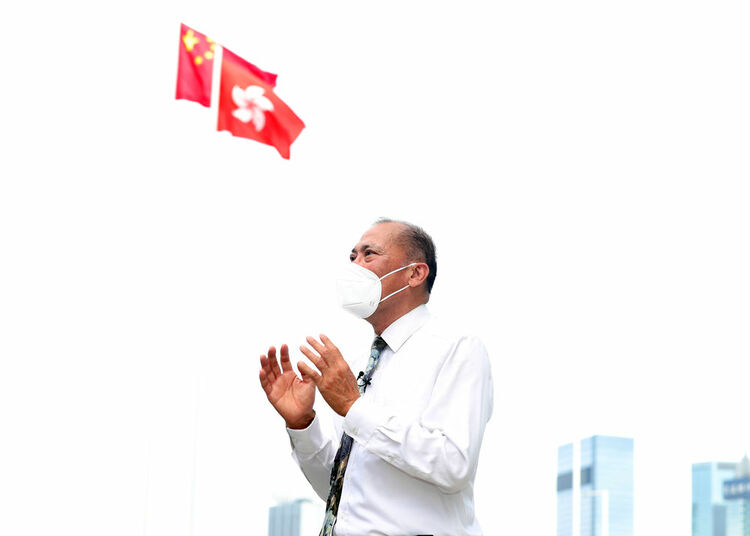 香港回归祖国25周年|“我真想用中式步操升一次旗！”