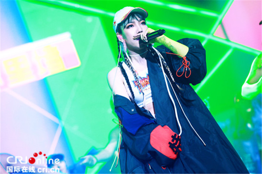 吴莫愁《五环之歌》魔性舞蹈有望再掀广场舞新