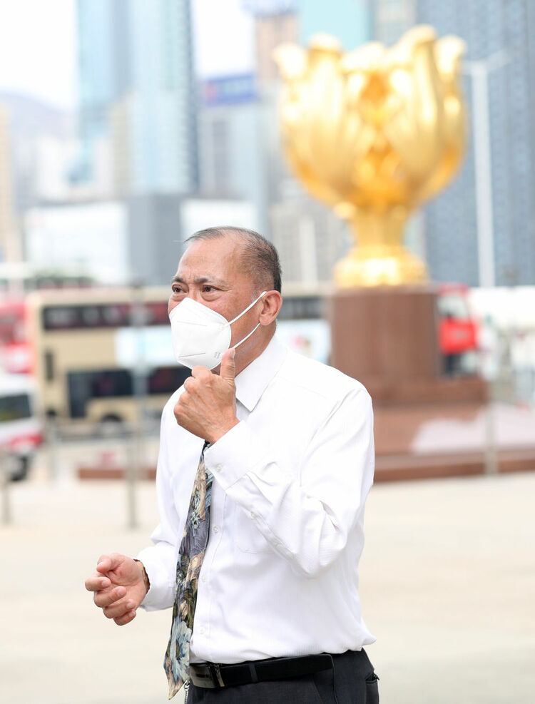 香港回归祖国25周年|“我真想用中式步操升一次旗!”