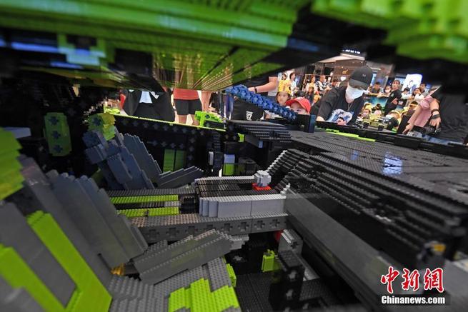 使用したブロック約27万個!レゴ版「ランボルギーニ」が蘭州に登場 甘粛省