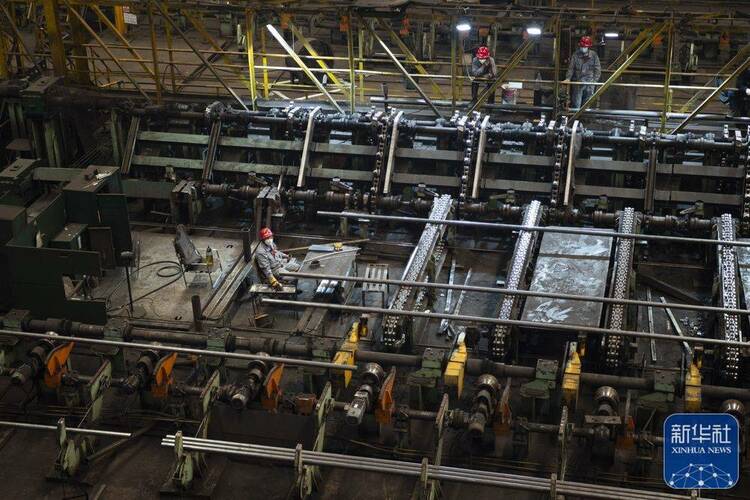 双鸭山：钢铁企业生产忙