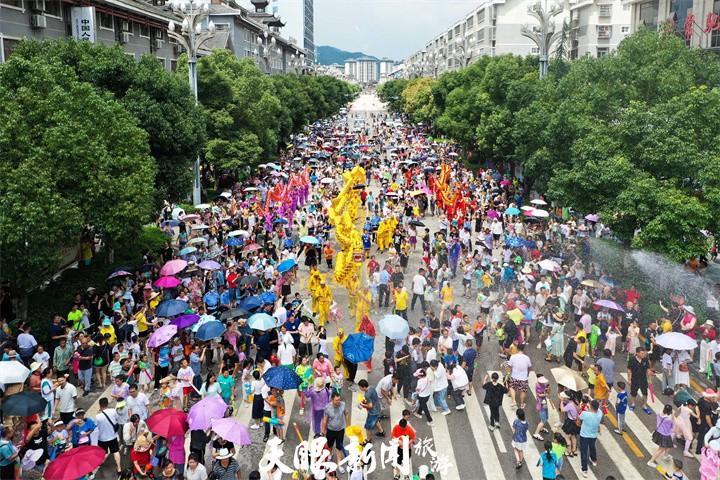 剑河县 “六月六”民俗活动精彩纷呈