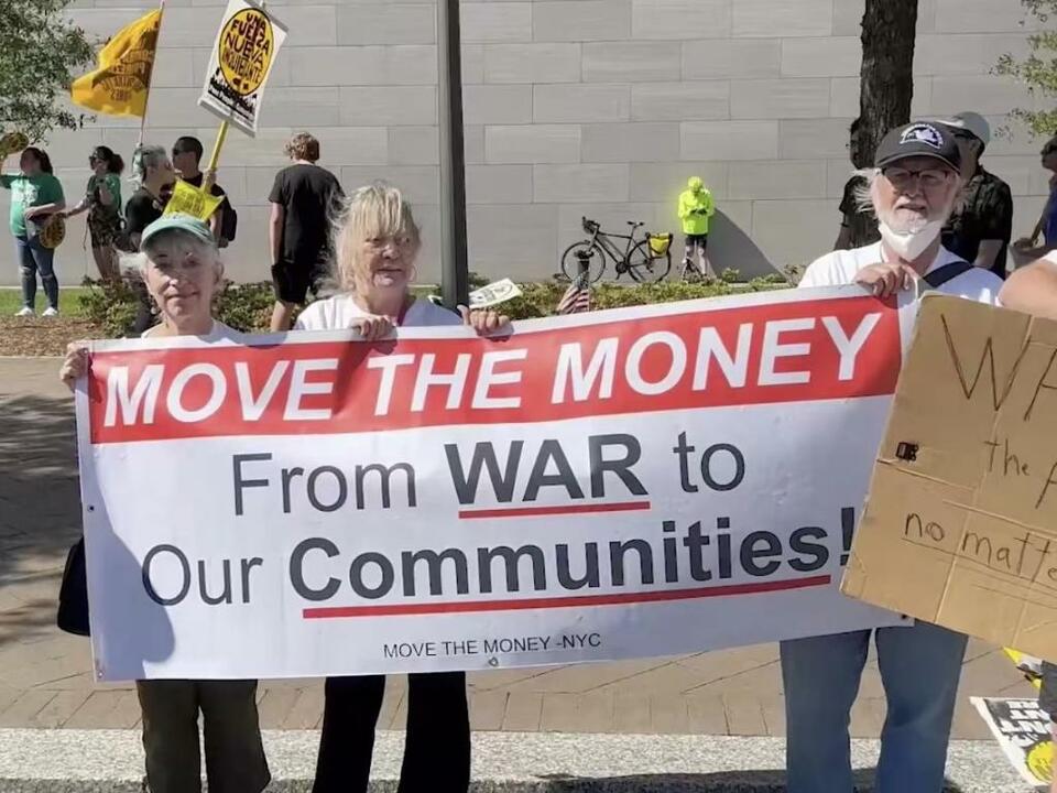 全球连线 | 美国民众抗议种族不平等：“把打仗的钱用来支持民生吧！”