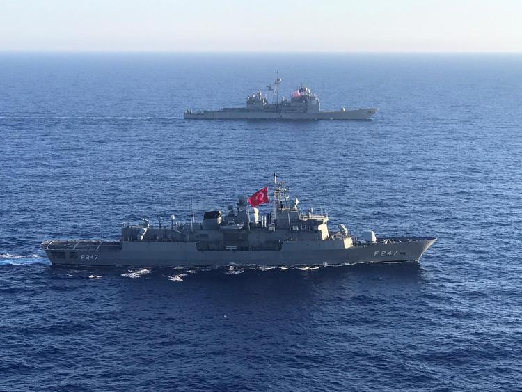 土耳其国防部：土美在地中海进行海上训练