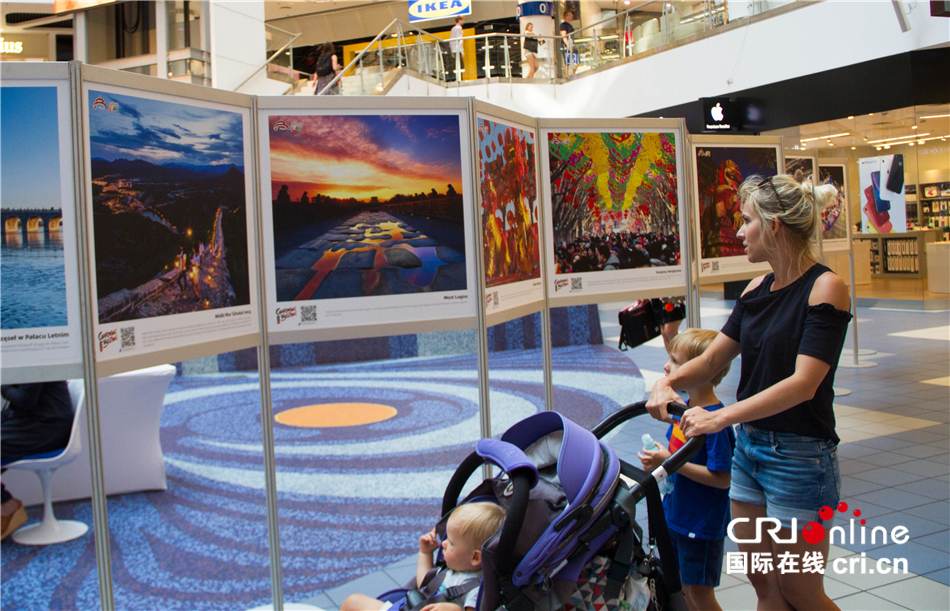 “魅力北京”图片展在波兰华沙取得圆满成功