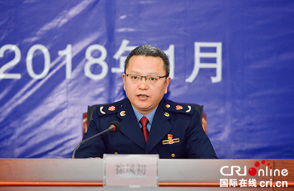 图片默认标题_fororder_荣县市场监管局党委书记、局长徐凤初介绍情况（摄影-廖志全）