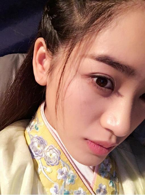 张一山女友性感私照曝光清纯不及杨紫情侣不名性感海量图片