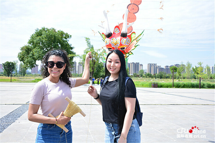 International Experience Officers Explore Weiyang Palace National Archaeological Site Park to Learn about Chang'an of Han Dynasty_fororder_图片8