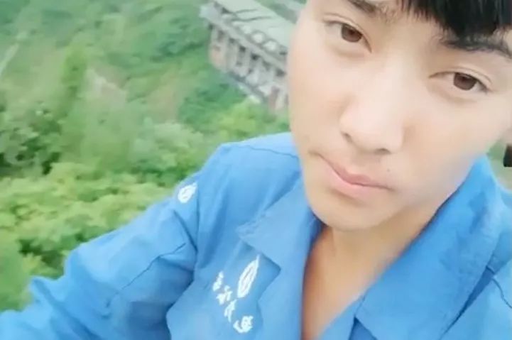 电力工人200米高空作业的画面刷屏 海外网友：了不起！