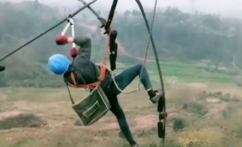 电力工人200米高空作业的画面刷屏 海外网友：了不起！