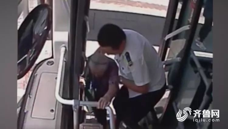 这一跪，高大！