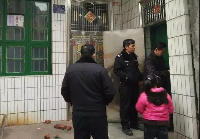 湖南一警察因劳累过度倒在派出所值班室 年仅49岁