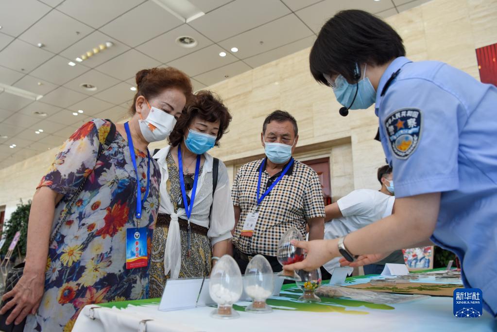 新疆开展国际禁毒日宣传活动
