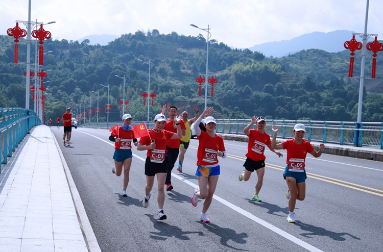 宁德福安举办红色接力跑活动:传承红色基因 重温红色印记_fororder_图片3