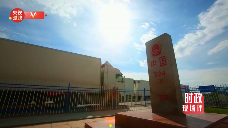 时政现场评丨跟随总书记的脚步 在乌鲁木齐看钢铁驼队和暖心社区