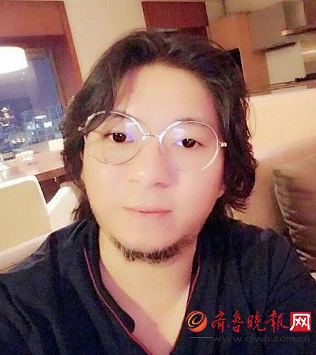高晓松自拍遭还原 颜值不足但背景显赫情史丰富