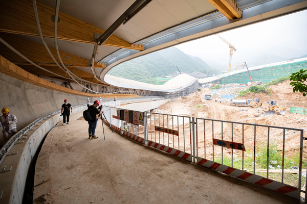 奥运标准中国方案 北京冬奥会三大赛区打造可持续发展典范
