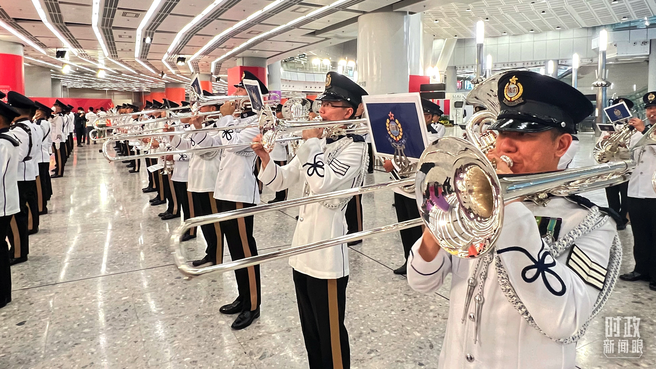 时政新闻眼丨习近平视察香港,传递哪些重要信息?