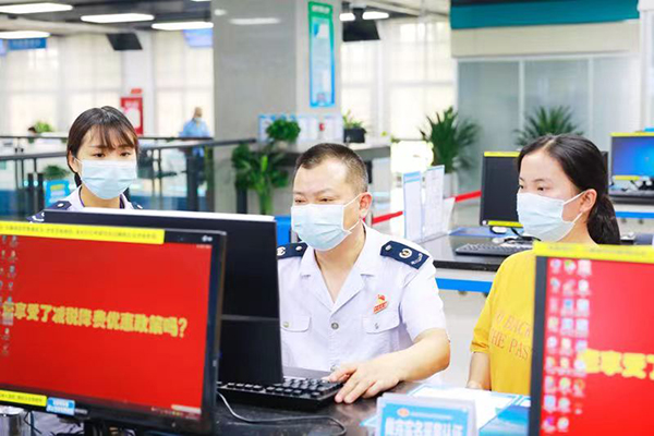 推动服务质效齐升 崇州税务开展“一把手走流程”活动_fororder_微信图片_20220701101107