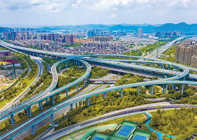 持续构建现代化高质量公路网