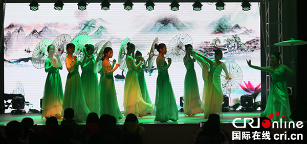 图片默认标题_fororder_学生表演舞蹈《云水谣》摄影-沈仁平