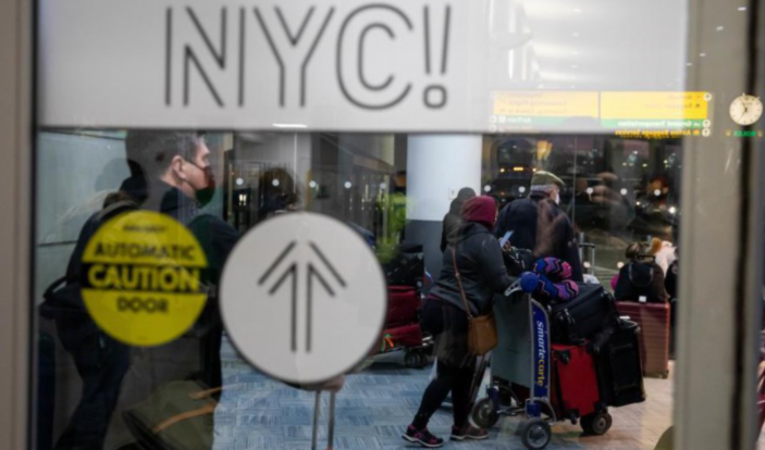 美国出行季缺人手 大量航班取消