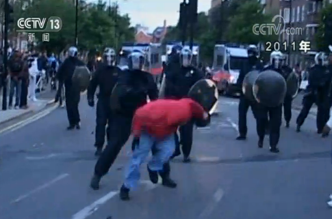 英警务专家：应对暴力示威 英警方执法严